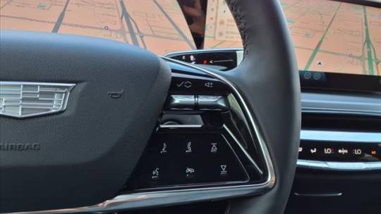 2025 Cadillac Lyriq - Images - 16