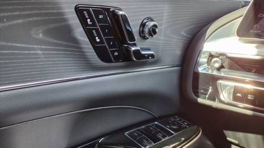 2025 Cadillac Lyriq - Images - 18