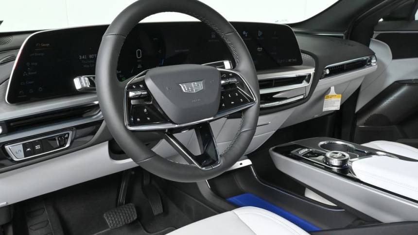 2025 Cadillac Lyriq - Images - 4
