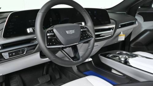 2025 Cadillac Lyriq - Images - 4