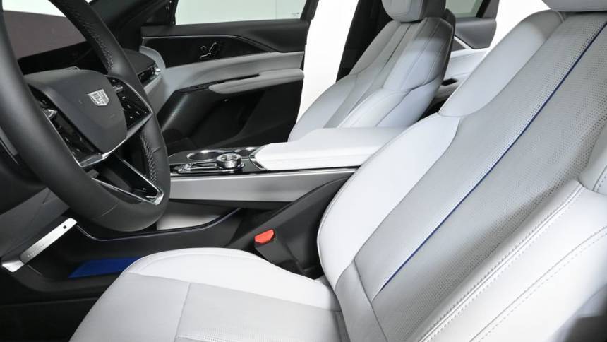 2025 Cadillac Lyriq - Images - 5