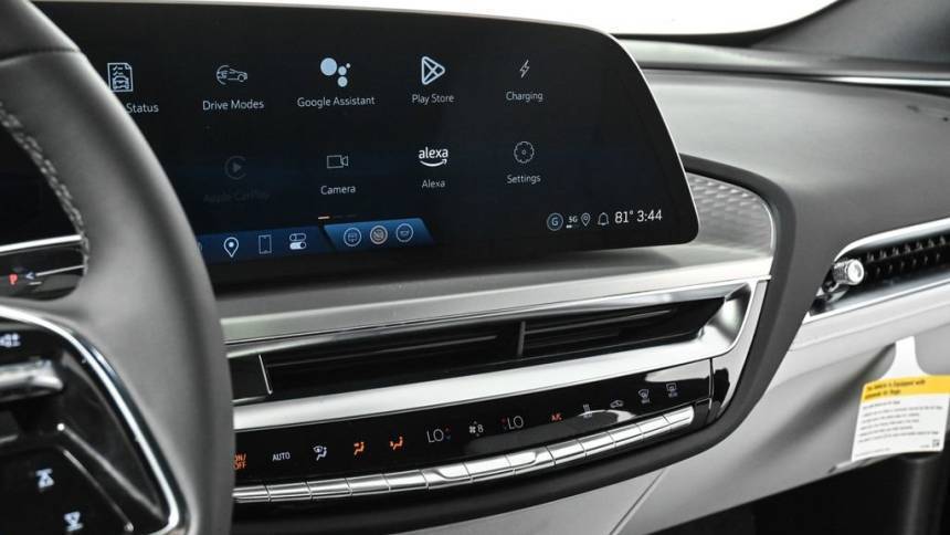 2025 Cadillac Lyriq - Images - 10