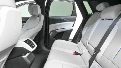 2025 Cadillac Lyriq - Images - 13