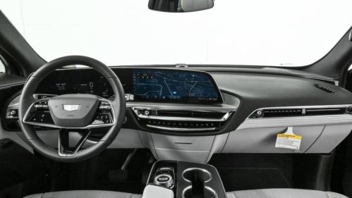 2025 Cadillac Lyriq - Images - 14