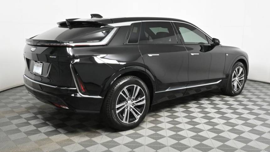 2025 Cadillac Lyriq - Images - 18