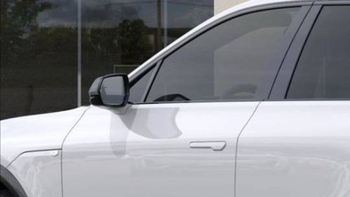 2025 Cadillac Lyriq - Images - 12