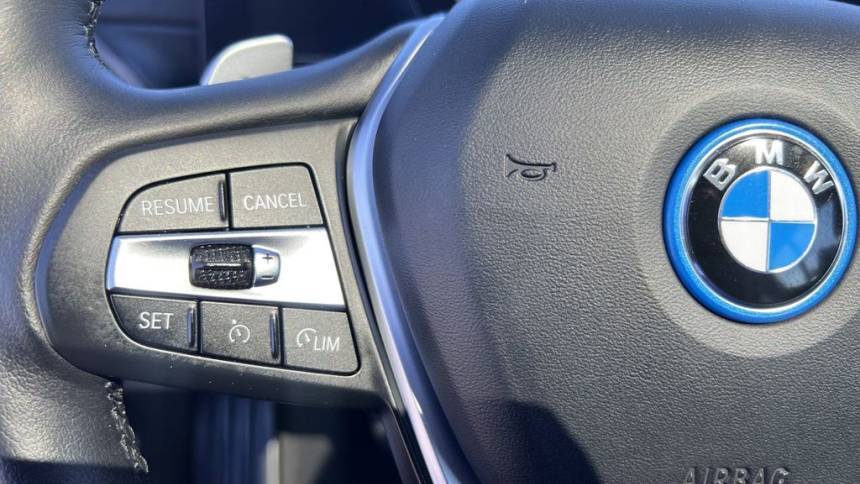 2024 BMW 3 Series - Images - 16