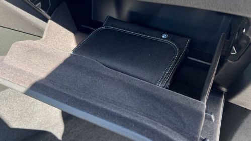 2024 BMW 3 Series - Images - 40