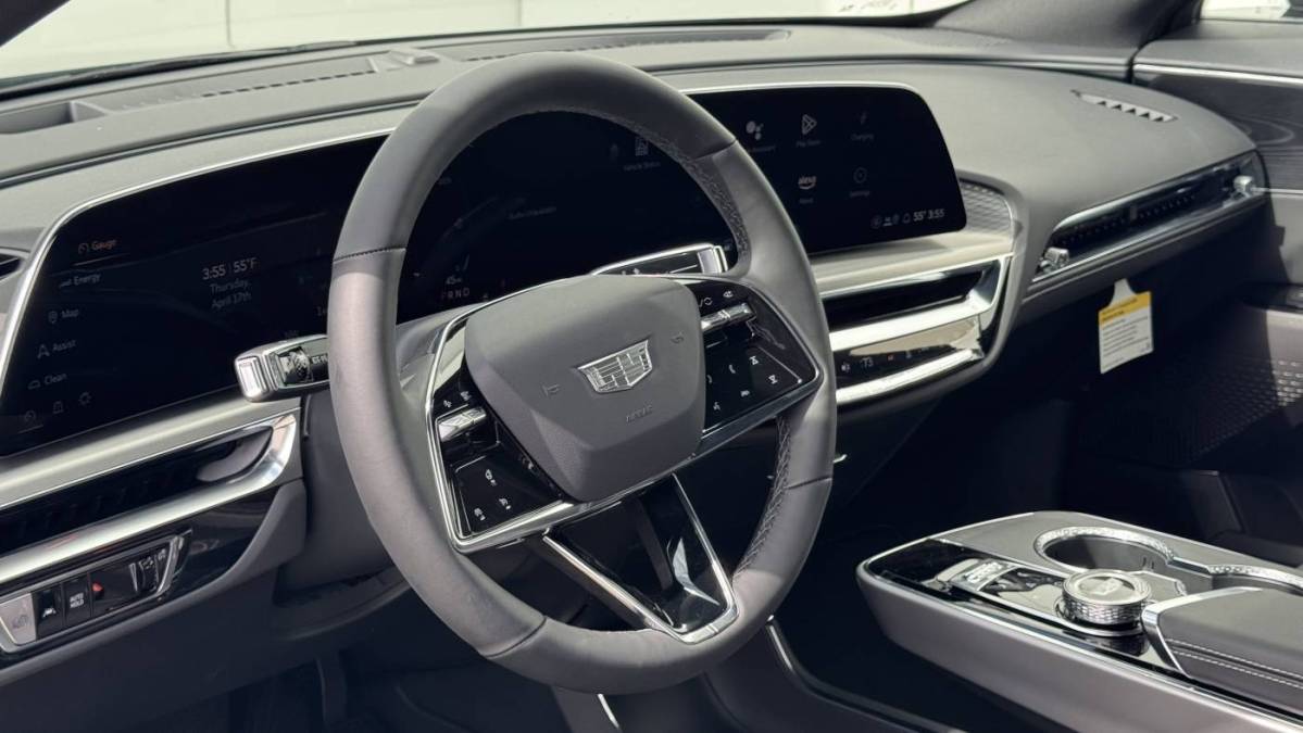 2025 Cadillac Lyriq - Images - 14