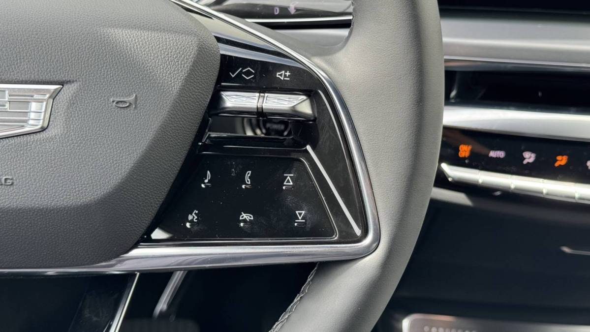 2025 Cadillac Lyriq - Images - 17