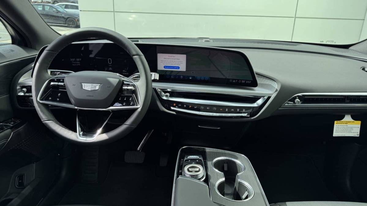 2025 Cadillac Lyriq - Images - 18