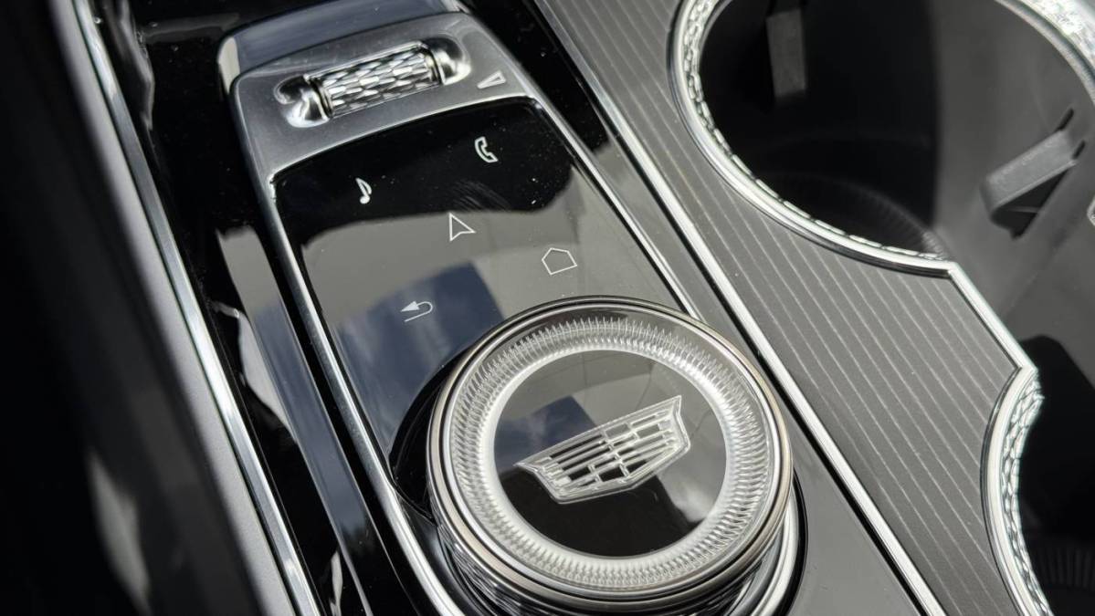 2025 Cadillac Lyriq - Images - 23