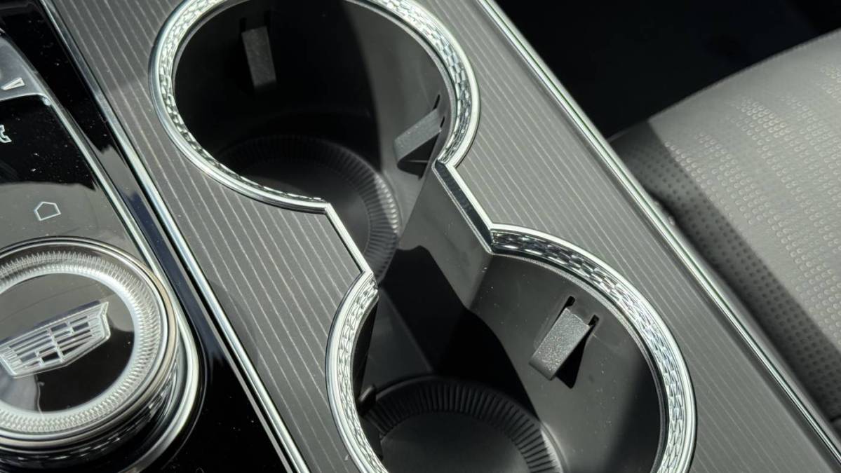 2025 Cadillac Lyriq - Images - 24