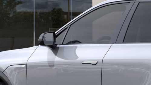2025 Cadillac Lyriq - Images - 12