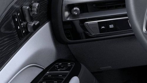 2025 Cadillac Lyriq - Images - 22