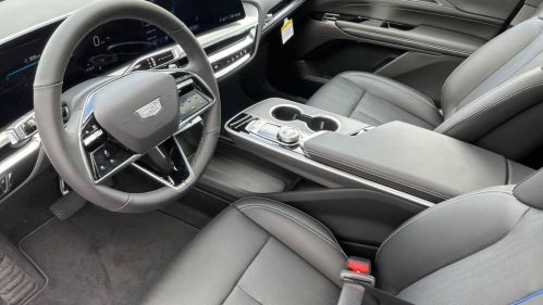 2025 Cadillac Lyriq - Images - 10