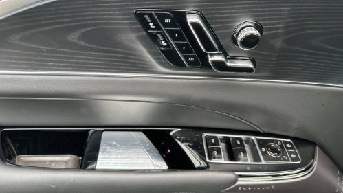 2025 Cadillac Lyriq - Images - 11