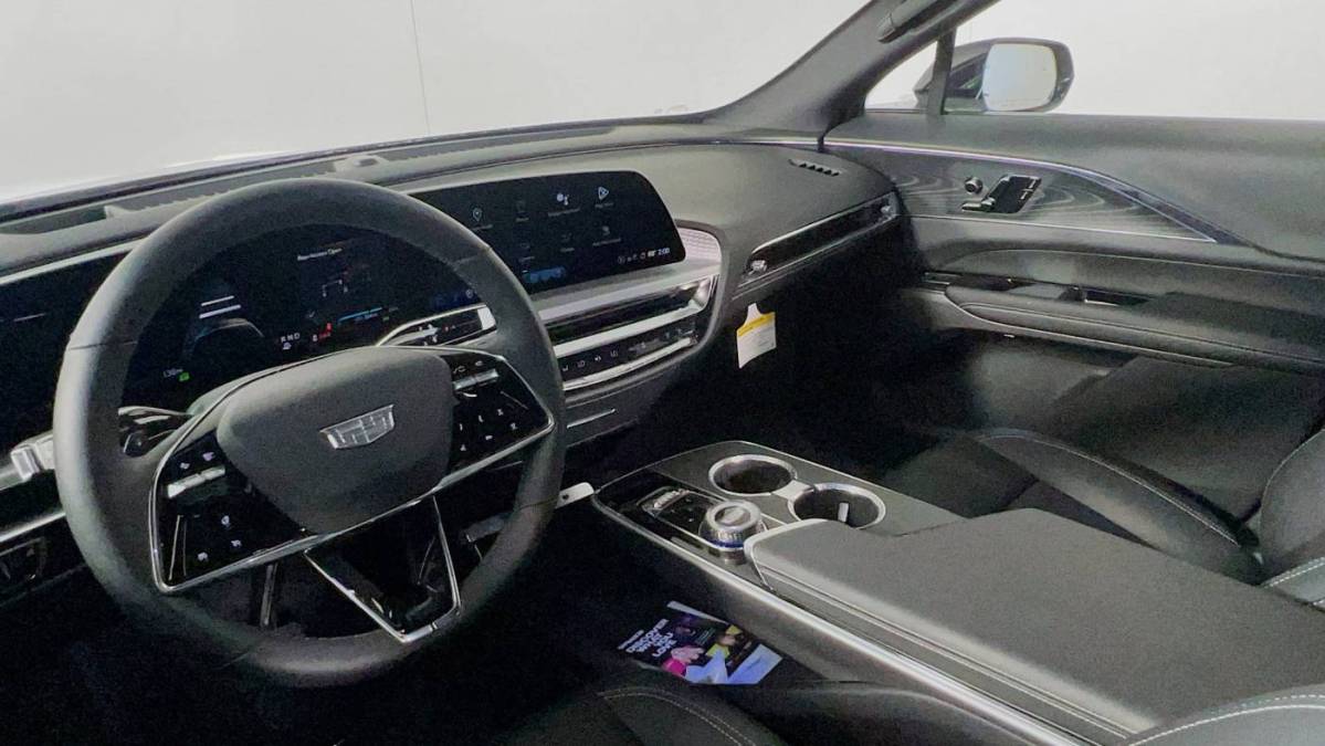 2024 Cadillac Lyriq - Images - 16