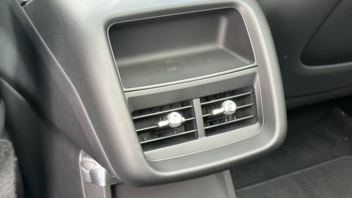2025 Cadillac Lyriq - Images - 14