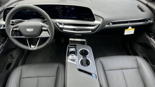 2025 Cadillac Lyriq - Images - 15