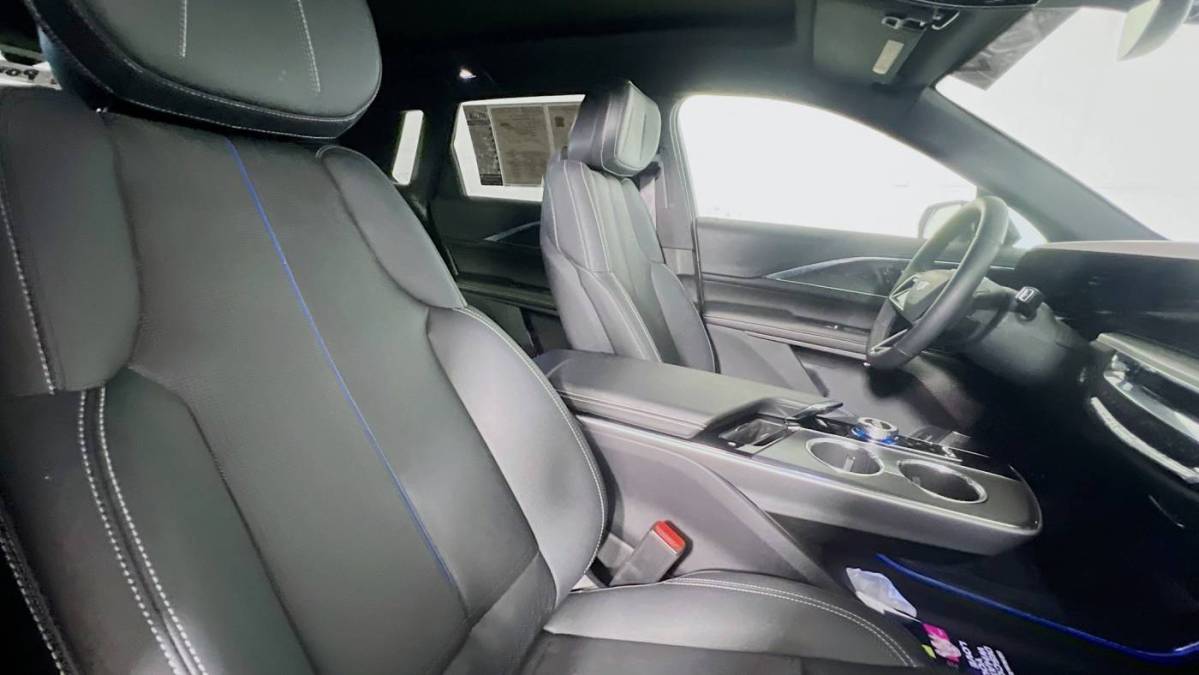 2024 Cadillac Lyriq - Images - 20