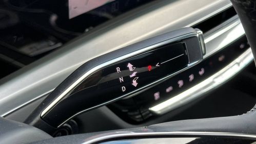 2025 Cadillac Lyriq - Images - 26