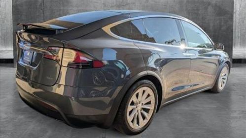 2016 Tesla Model X - Images - 4