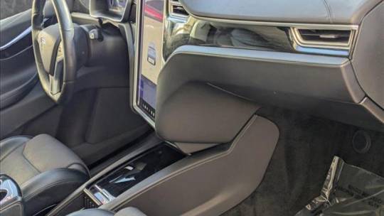2016 Tesla Model X - Images - 20
