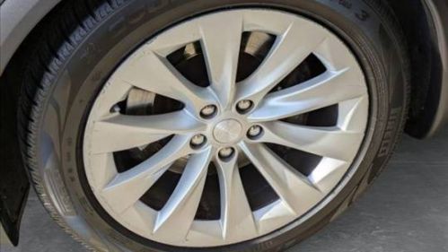 2016 Tesla Model X - Images - 21