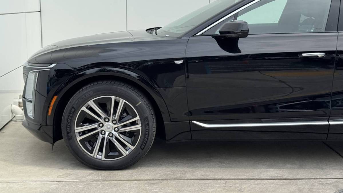 2025 Cadillac Lyriq - Images - 5