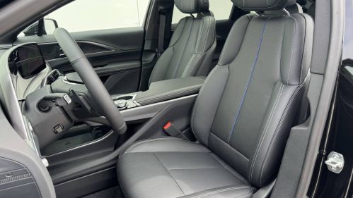2025 Cadillac Lyriq - Images - 10