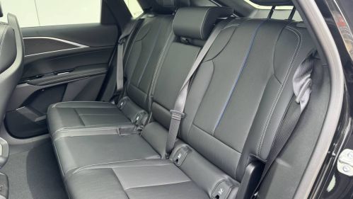 2025 Cadillac Lyriq - Images - 11