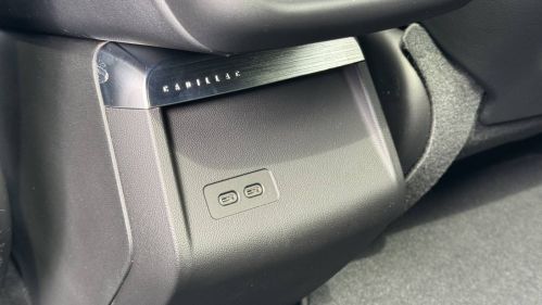2025 Cadillac Lyriq - Images - 12