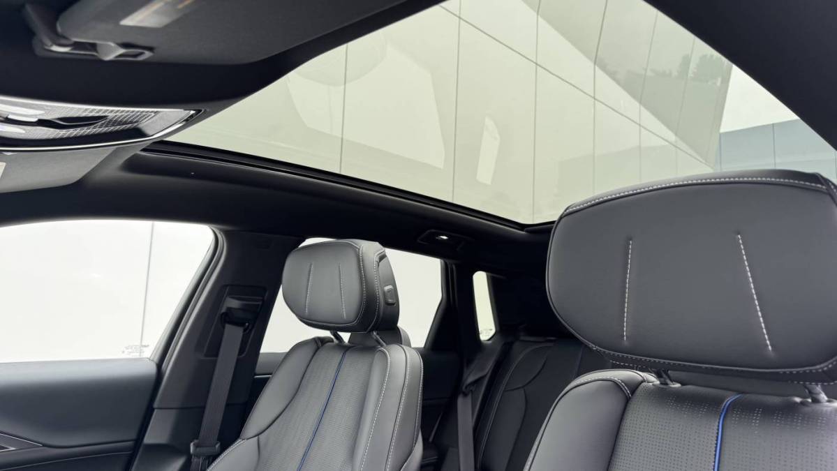 2025 Cadillac Lyriq - Images - 13