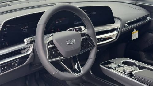 2025 Cadillac Lyriq - Images - 14