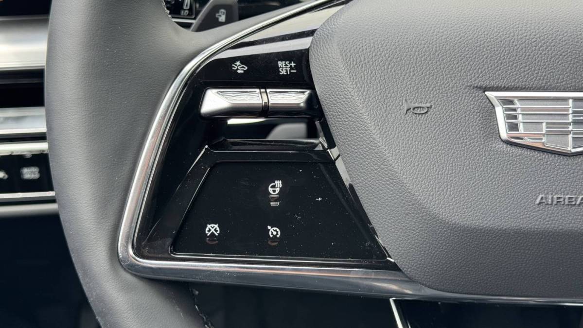2025 Cadillac Lyriq - Images - 16