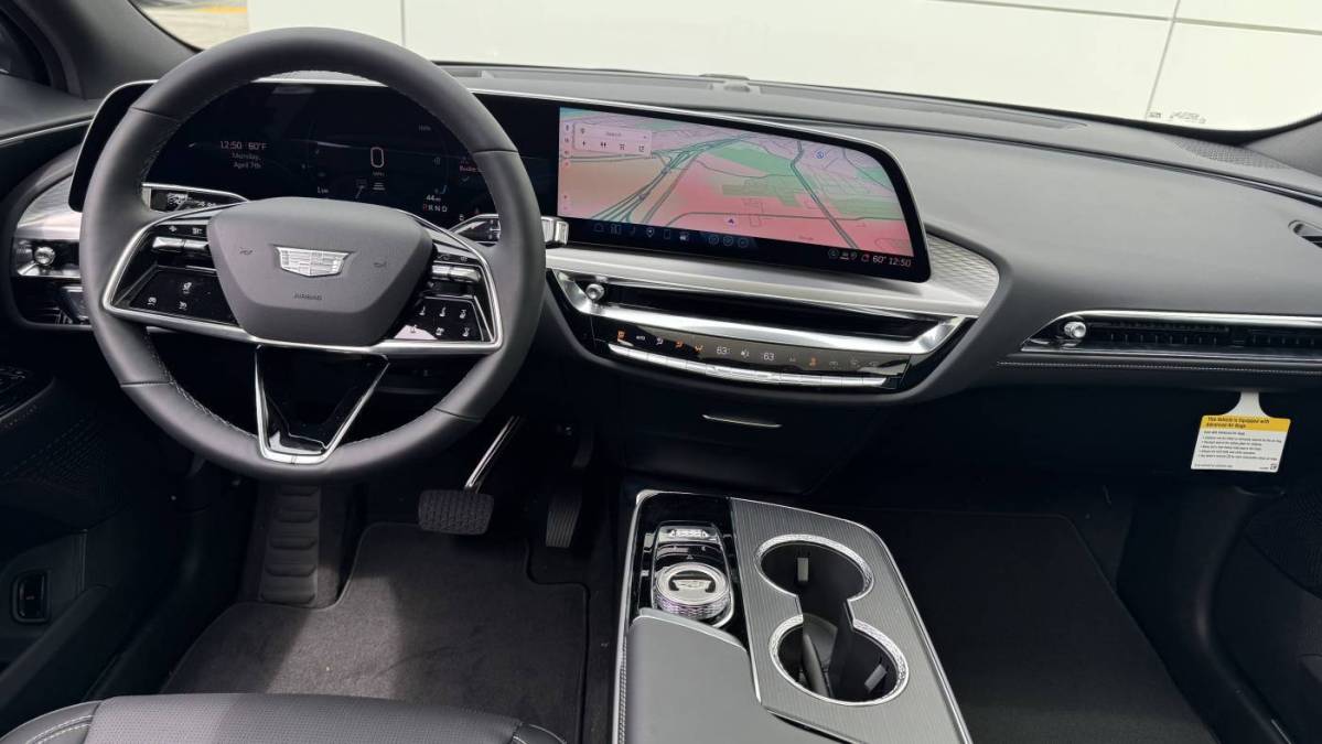 2025 Cadillac Lyriq - Images - 18