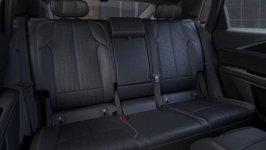 2025 Cadillac Lyriq - Images - 32