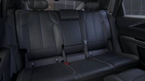 2025 Cadillac Lyriq - Images - 32