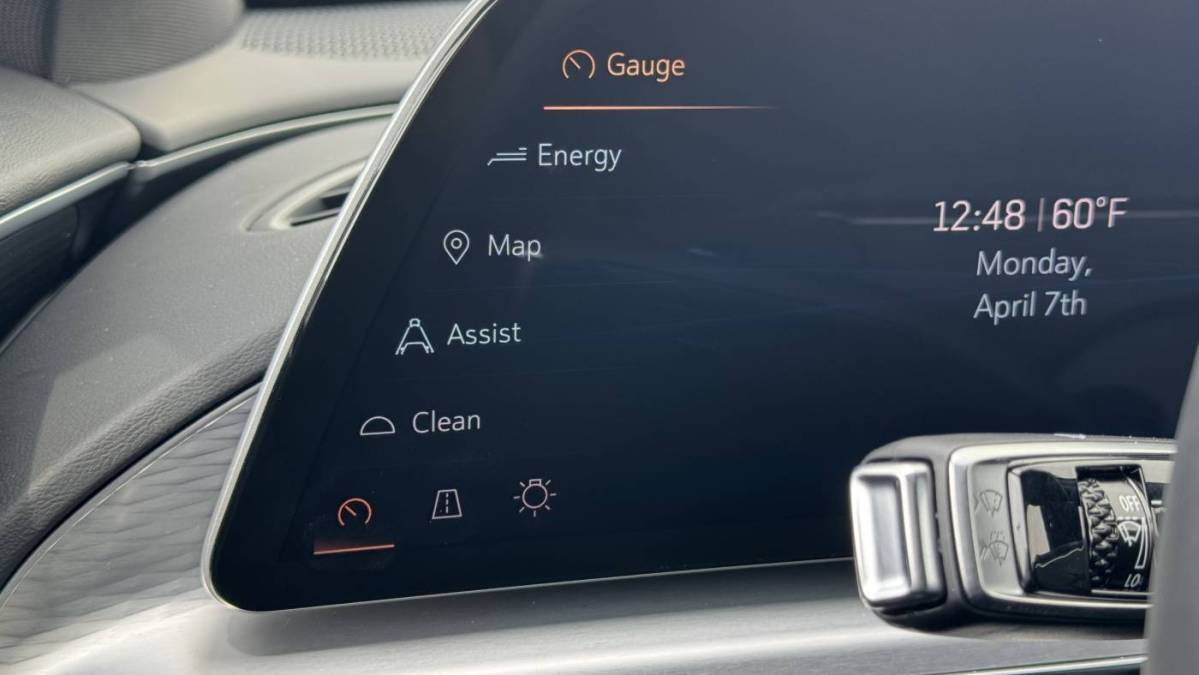 2025 Cadillac Lyriq - Images - 19