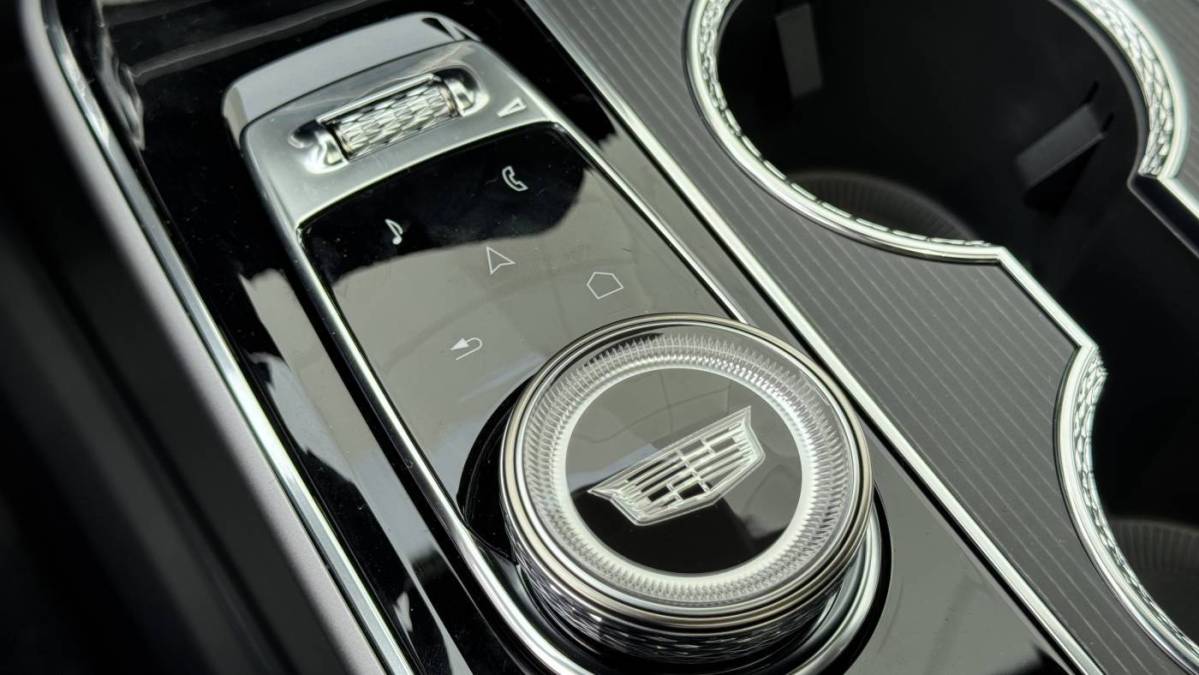 2025 Cadillac Lyriq - Images - 24