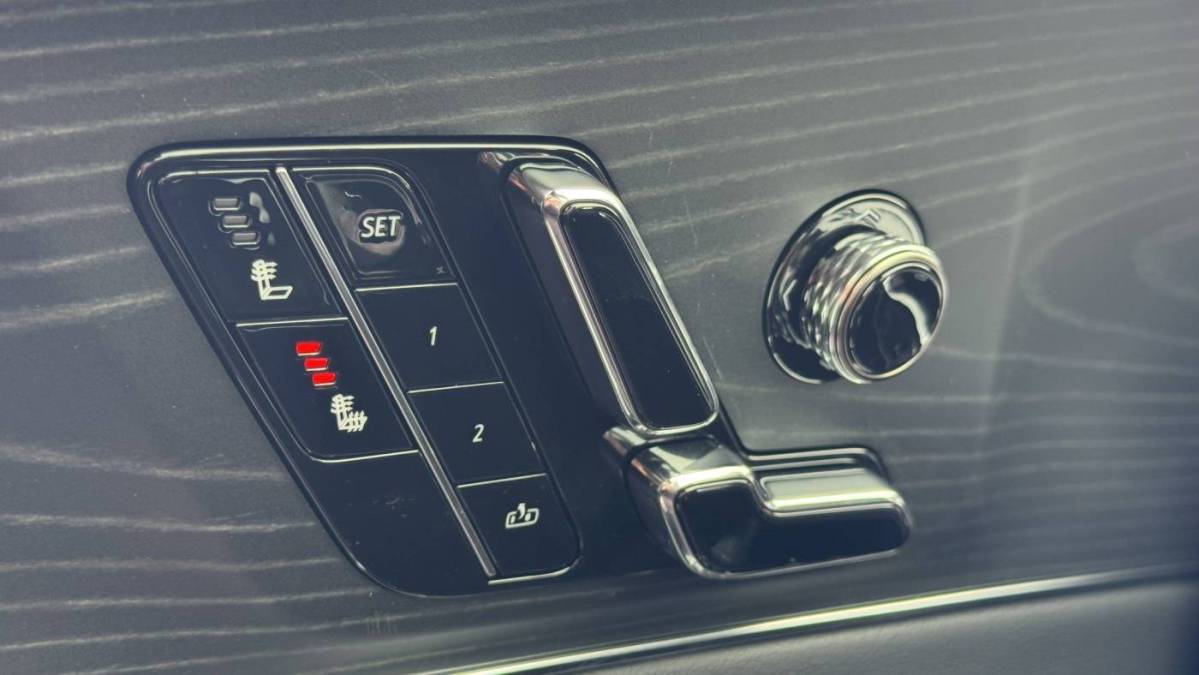 2025 Cadillac Lyriq - Images - 30