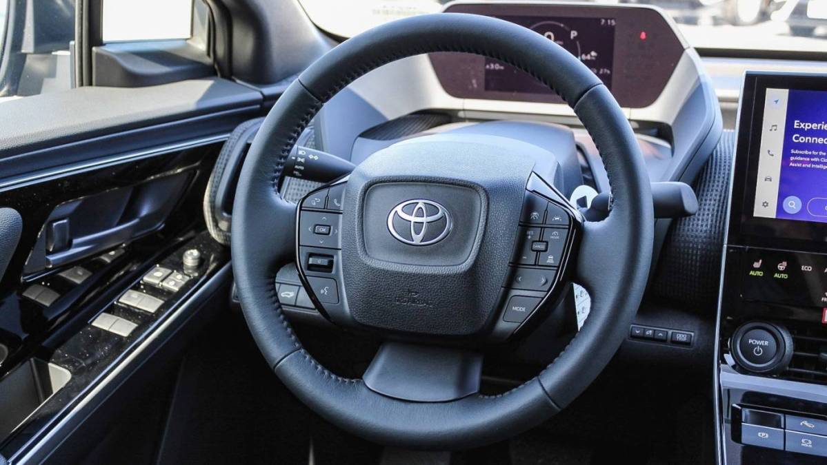 2025 Toyota bZ4X - Images - 16