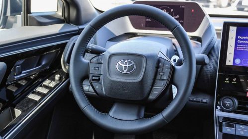 2025 Toyota bZ4X - Images - 16