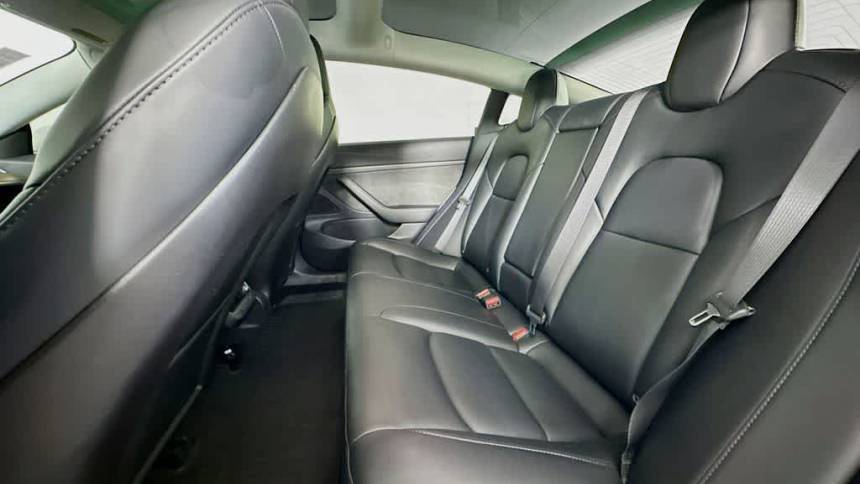 2020 Tesla Model 3 - Images - 13