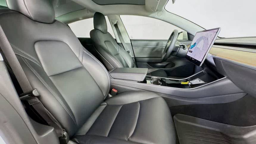 2020 Tesla Model 3 - Images - 14