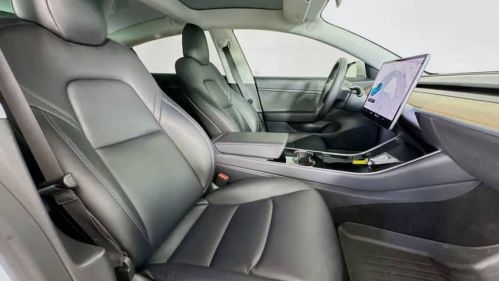 2020 Tesla Model 3 - Images - 14