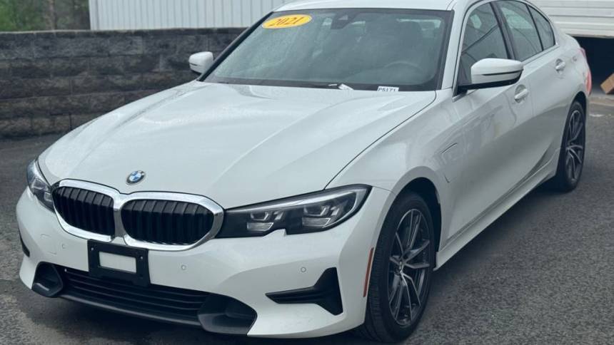2021 BMW 3 Series - Images - 1