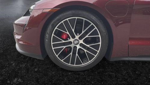 2022 Porsche Taycan - Images - 15
