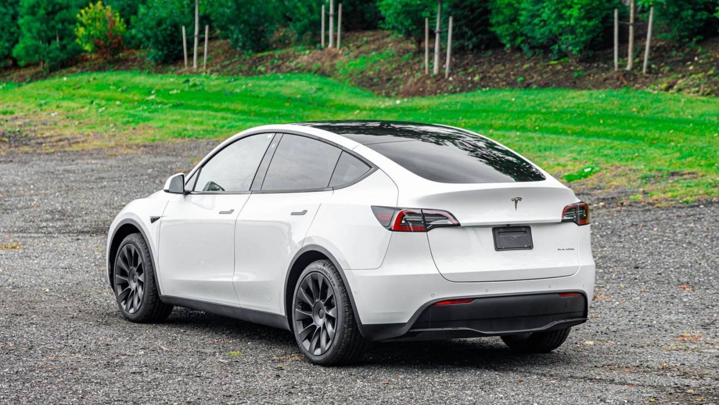 2020 Tesla Model Y 5YJYGDEE0LF011063